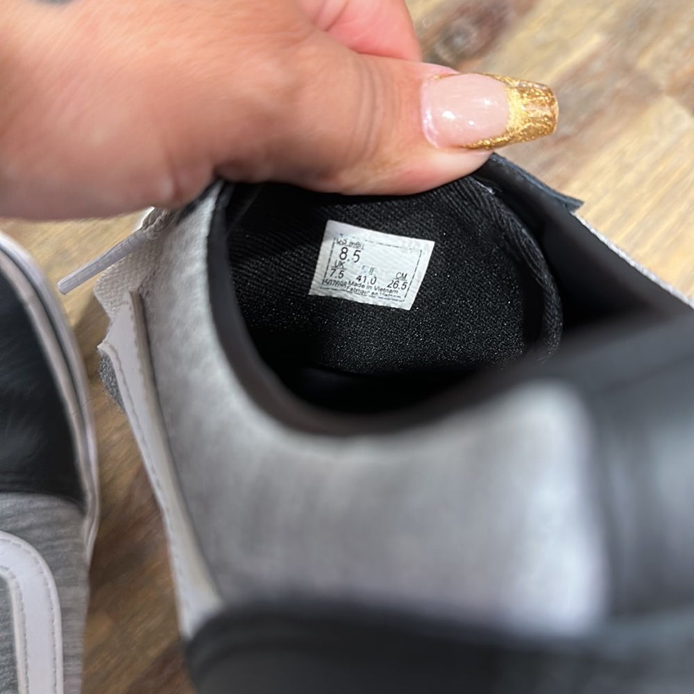 Vans - Picture 4 of 5